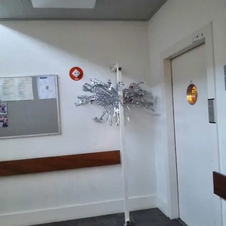 Homestay szállás 一个安全的社区，荷兰富人区，靠近机场/阿姆斯特丹。